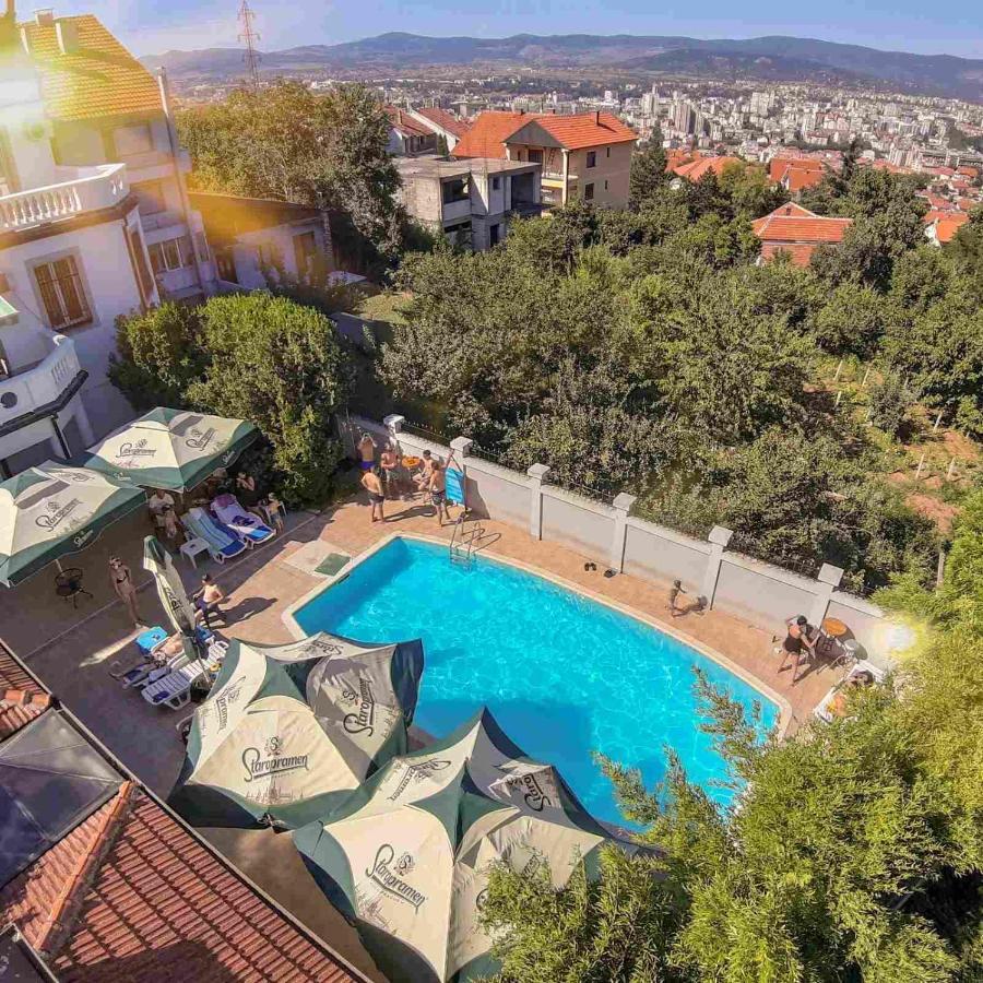 City View & Pool Apartment Ni Екстериор снимка