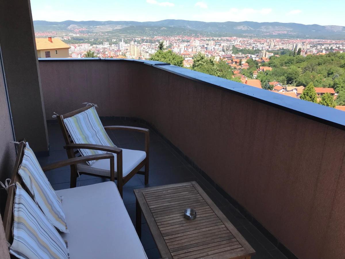 City View & Pool Apartment Ni Екстериор снимка