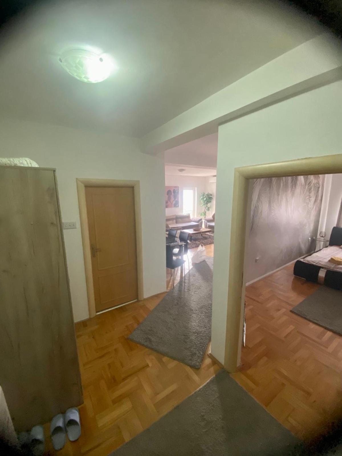 City View & Pool Apartment Ni Екстериор снимка