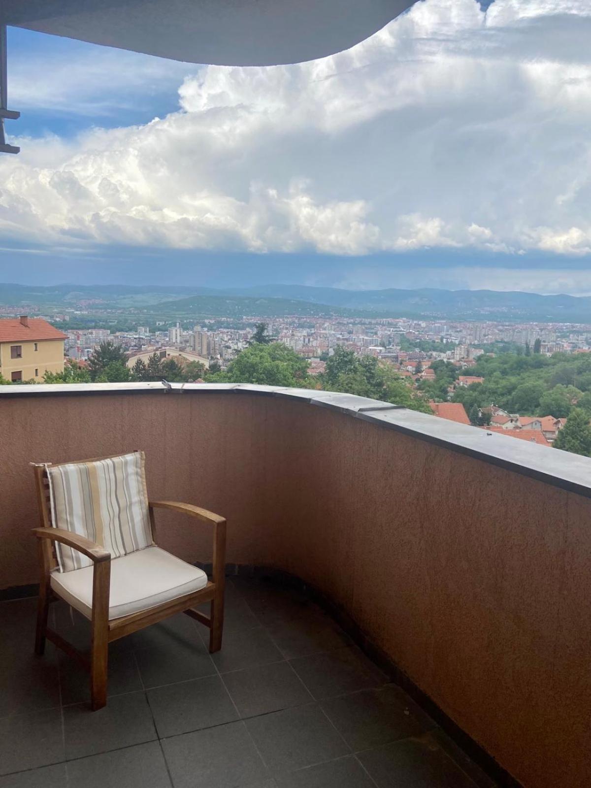City View & Pool Apartment Ni Екстериор снимка
