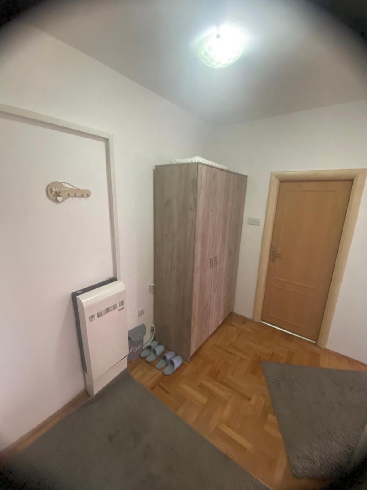City View & Pool Apartment Ni Екстериор снимка