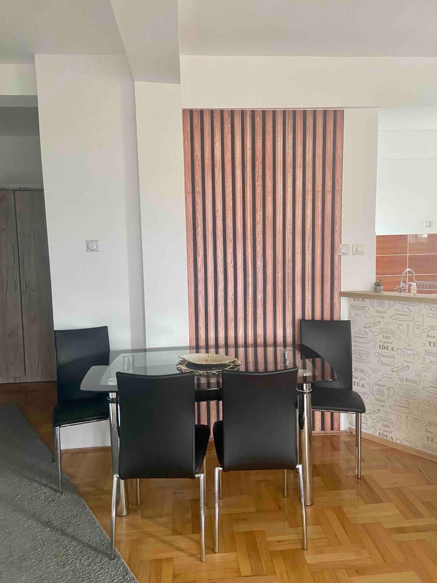 City View & Pool Apartment Ni Екстериор снимка