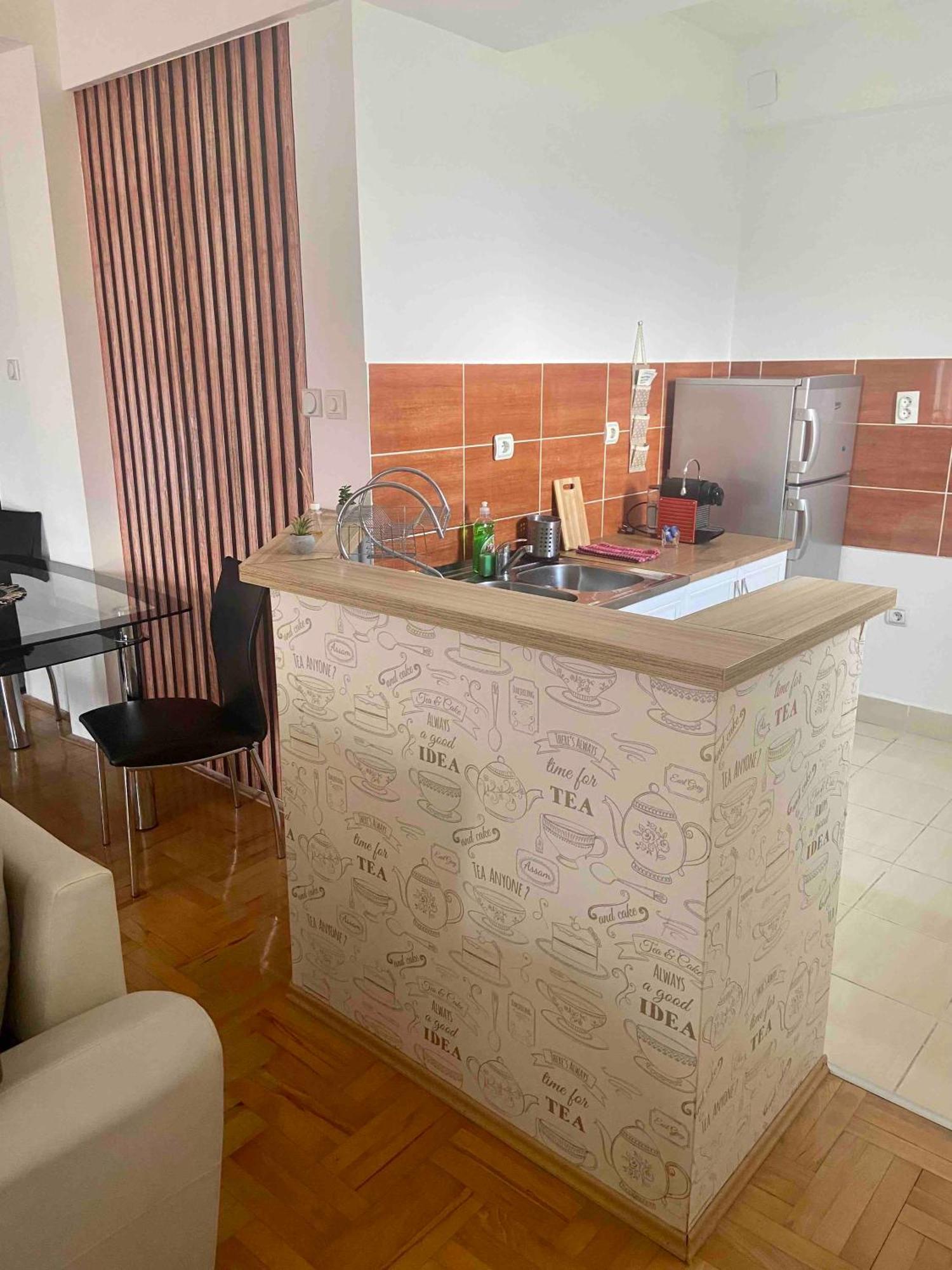 City View & Pool Apartment Ni Екстериор снимка