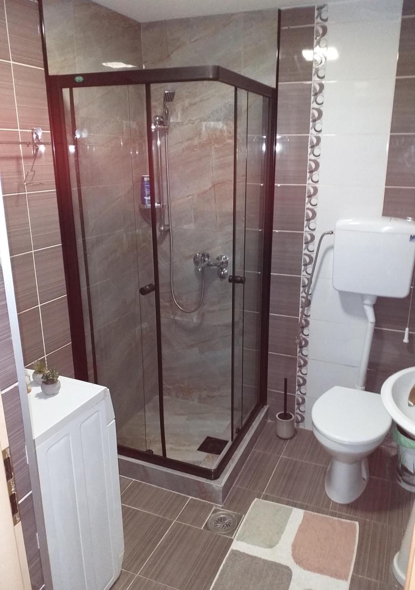 City View & Pool Apartment Ni Екстериор снимка